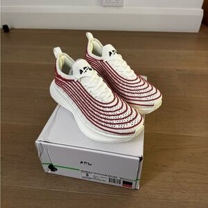 NWT APL Zipline ivory/indigo/laser red size 8 women’s